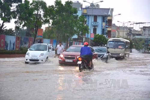 Nhiều tuyến đường ở thành phố Nam Định ngập sâu ảnh 2