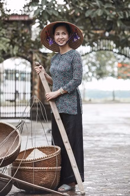 Sao Mai Bích Hồng- Thu Hằng hóa thôn nữ trong MV mới chào mừng ngày 20/10 ảnh 4