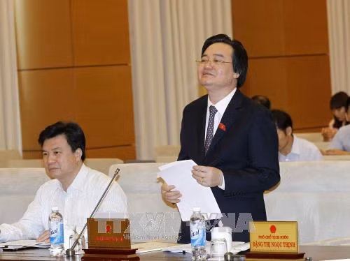 Đề nghị lùi thời gian áp dụng chương trình giáo dục, sách giáo khoa mới ảnh 1