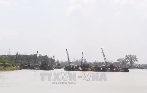 Sóng ngầm sông Lô - Kỳ 2: Cấp phép dày đặc nhưng buông lỏng quản lý ảnh 2