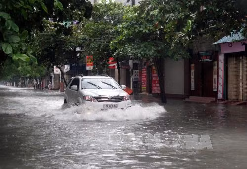 Nhiều tuyến đường ở thành phố Nam Định ngập sâu ảnh 1