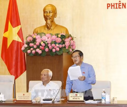 Phiên họp thứ 15 UBTV Quốc hội: Hoàn thành mục tiêu tăng trưởng GDP 6,7% ảnh 1