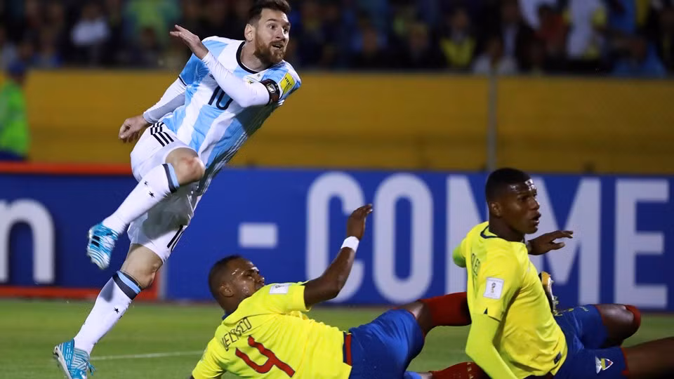 Messi lập hat-trick, Argentina chính thức giành vé dự World Cup 2018 ảnh 1