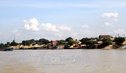 Thủ tướng yêu cầu Tuyên Quang báo cáo giải quyết tình trạng khai thác cát trái phép ảnh 1