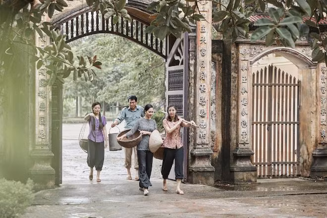 Sao Mai Bích Hồng- Thu Hằng hóa thôn nữ trong MV mới chào mừng ngày 20/10 ảnh 1