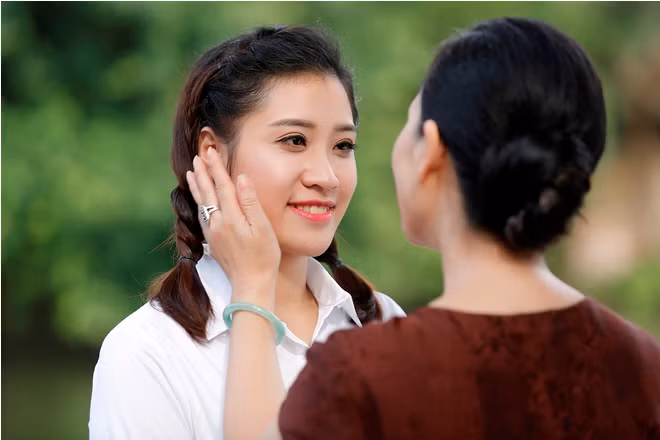 Sao Mai Bích Hồng- Thu Hằng hóa thôn nữ trong MV mới chào mừng ngày 20/10 ảnh 6