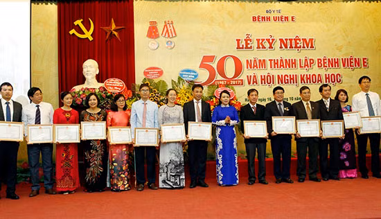 Bệnh viện E đã làm chủ nhiều kỹ thuật can thiệp tim mạch tiên tiến ảnh 1