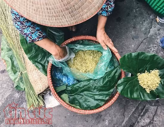 6 món quà vặt làm 'xiêu lòng' bất cứ ai khi tới Hà Nội mùa thu ảnh 1