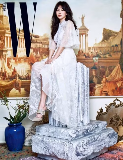Song Hye Kyo sẽ chọn mẫu váy cưới nào cho ngày trọng đại? ảnh 2