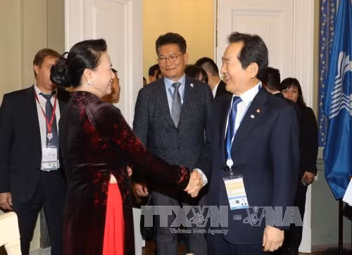 Chủ tịch Quốc hội Nguyễn Thị Kim Ngân hội kiến Chủ tịch Quốc hội Hàn Quốc ảnh 1