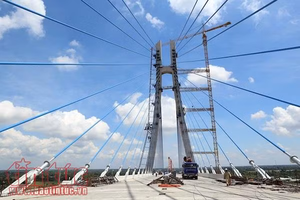 Dồn lực thi công thông xe Cầu Vàm Cống cuối năm 2017 ảnh 4