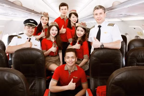 Vietjet tuyển dụng tiếp viên ảnh 1