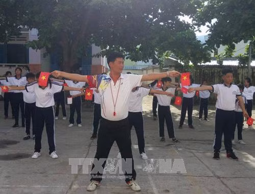 Trọn tâm huyết nơi đảo xa ảnh 1