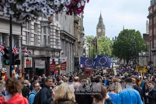 "Brexit" phủ mây đen lên Đông Âu ảnh 1