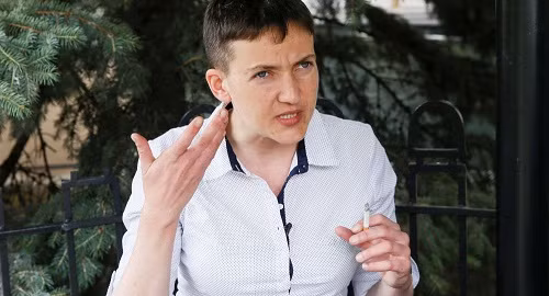Savchenko đề xuất đặt súng tiểu liên trong quốc hội Ukraine ảnh 1