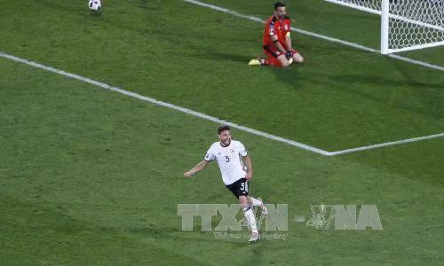 Đức vào bán kết EURO 2016 sau loạt luân lưu kịch tính ảnh 1