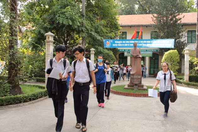 Đề thi Sinh không khó nhưng khá dài ảnh 1