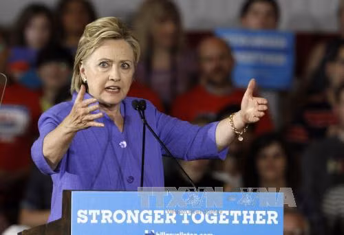 Bà Clinton tiếp tục nới rộng khoảng cách ảnh 1