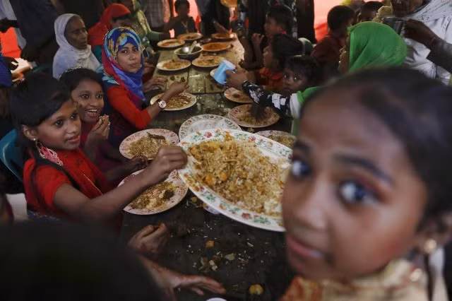 Ngày vui hiếm có trong trại tị nạn của người Rohingya ảnh 5