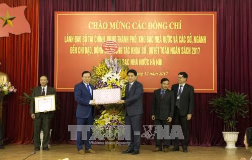 Hà Nội thu ngân sách vượt dự toán ảnh 1