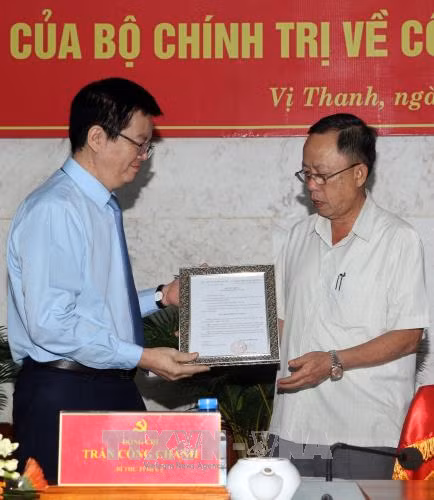 Ông Lữ Văn Hùng thay ông Trần Công Chánh làm Bí thư Tỉnh ủy Hậu Giang ảnh 1