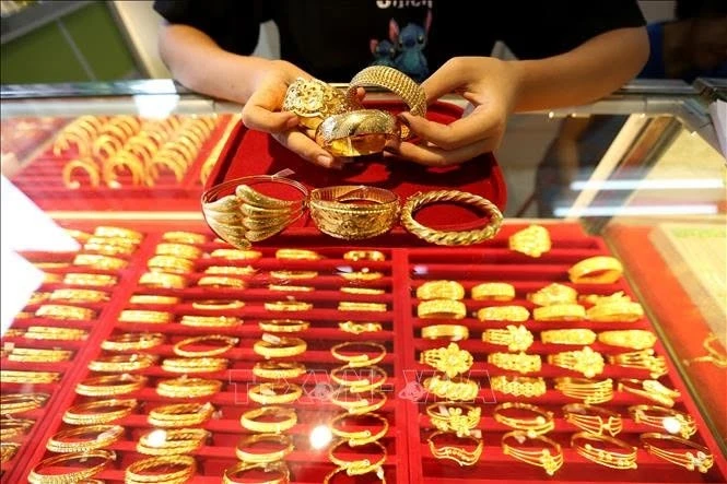 Giá vàng sáng 13/9 giảm 3,2 triệu đồng/lượng so với đầu tuần