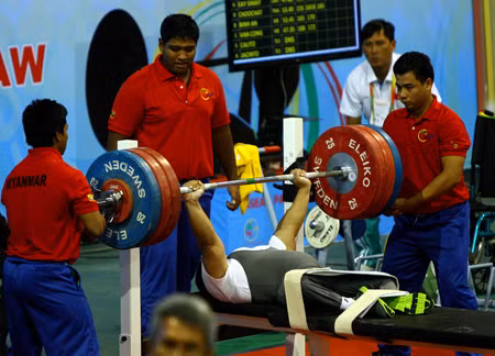 Para Games 7: Lê Văn Công tái lập kỷ lục thế giới ảnh 1
