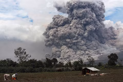  Indonesia: 16 người thiệt mạng do núi lửa phun trào ảnh 1