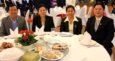 LaoVietBank đón Tết sớm ảnh 1