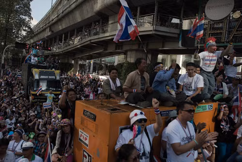 Bangkok trong ngày đầu bị 'đóng cửa' ảnh 1
