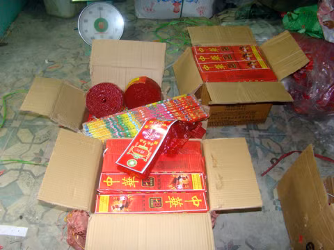 Bắt 250kg pháo tại cửa khẩu Cha Lo ảnh 1