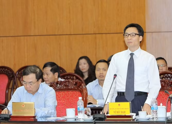 Phó Thủ tướng Vũ Đức Đam: Hà Nội cần dán tem ngay cho rượu nội ảnh 1