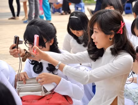 Học sinh Hà Nội náo nức đón năm học mới ảnh 6