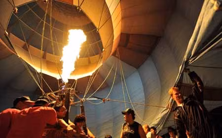 Đêm hội sắc màu khinh khí cầu ảnh 7