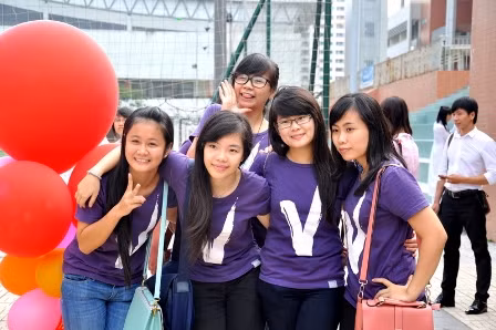 Học sinh Hà Nội náo nức đón năm học mới ảnh 7