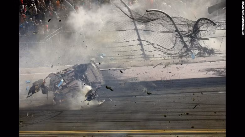 Tai nạn xe đua lộn nhào ‘như phim’ tại giải Nascar ảnh 2