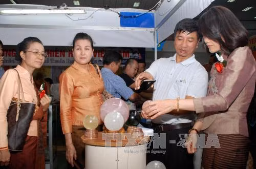 Khai mạc Hội chợ Thương mại Việt – Lào 2015 ảnh 2