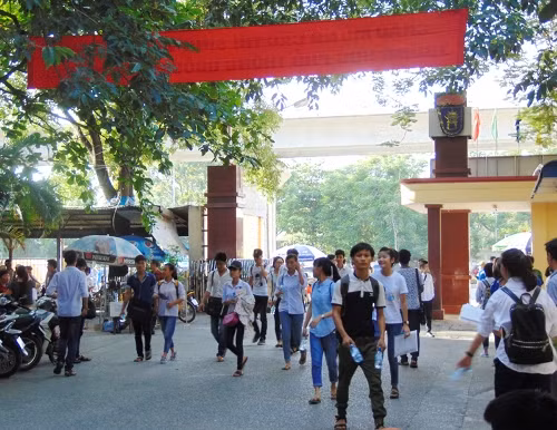 Sáng 2/7, hơn 1 triệu thí sinh làm bài môn văn ảnh 4