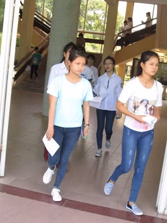Dịch MERS-Cov vào đề thi Toán ảnh 1