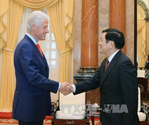 Chủ tịch nước Trương Tấn Sang tiếp nguyên Tổng thống Bill Clinton ảnh 1