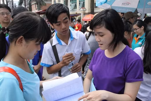 Dịch MERS-Cov vào đề thi Toán ảnh 2