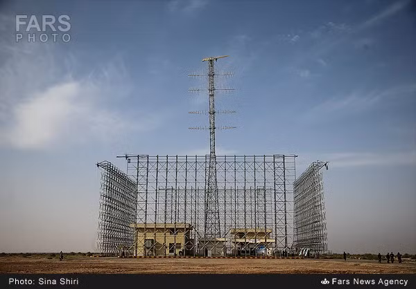  Iran triển khai rađa tầm xa mới tự chế ảnh 1