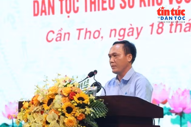 Người có uy tín phải nghe dân nói, nói dân hiểu, làm dân tin