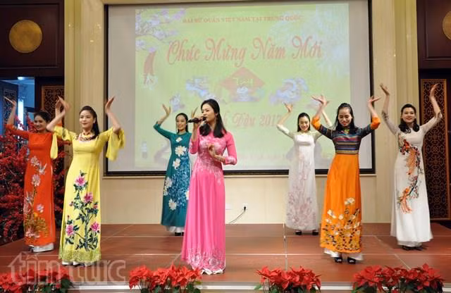 Đại sứ quán Việt Nam tại Trung Quốc tổ chức Tết Cộng đồng ảnh 3