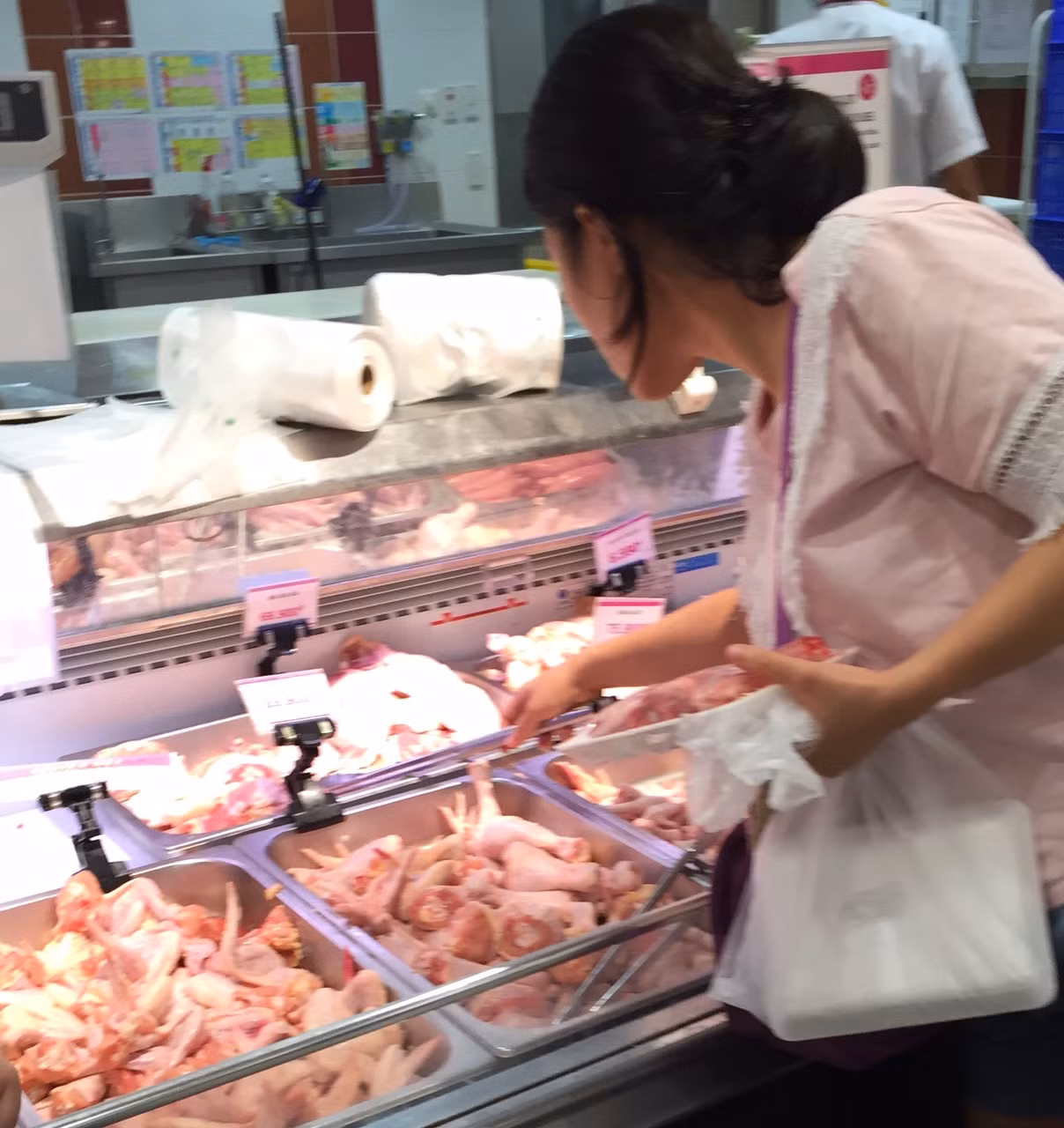 Thị trường thịt lợn bị thương lái thao túng ảnh 1