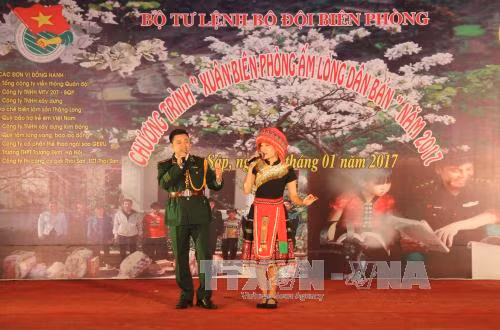 Chương trình "Xuân biên phòng - Ấm lòng dân bản" ảnh 2