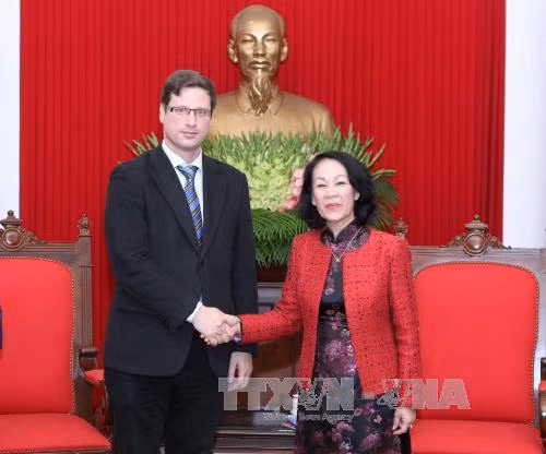 Trưởng Ban Dân vận Trung ương Trương Thị Mai tiếp Phó Chủ tịch Quốc hội Hunggari ảnh 1