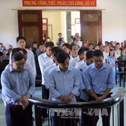 Phú Yên: Nguyên Chủ tịch huyện lĩnh 12 năm tù ảnh 1