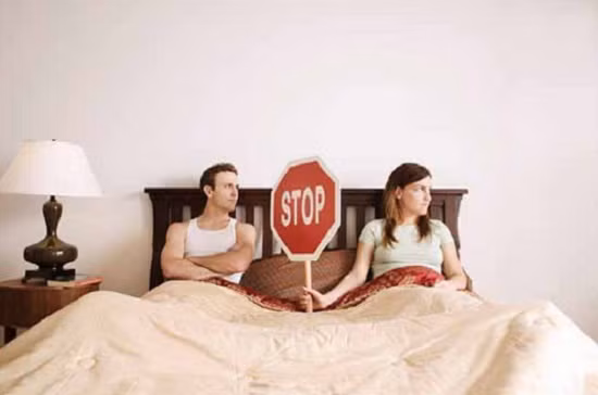 Vợ 'khô hạn' đành nhắm mắt làm ngơ, nhìn chồng đi tìm 'của lạ' ảnh 1