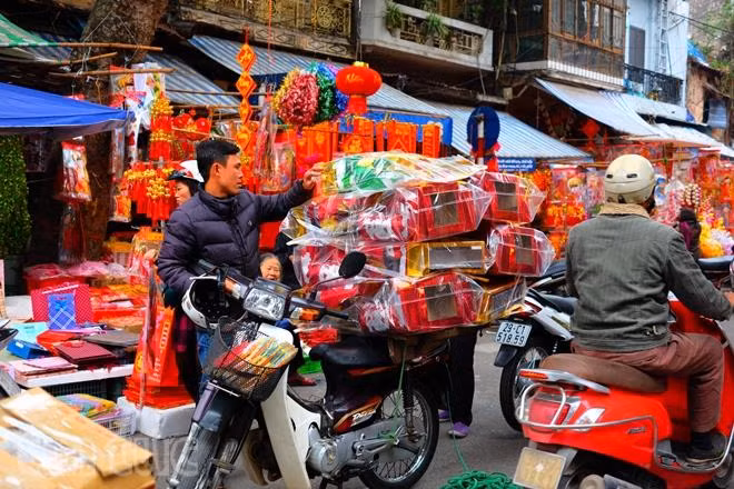 Nhộn nhịp sắm lễ cúng ông Công, ông Táo ảnh 4